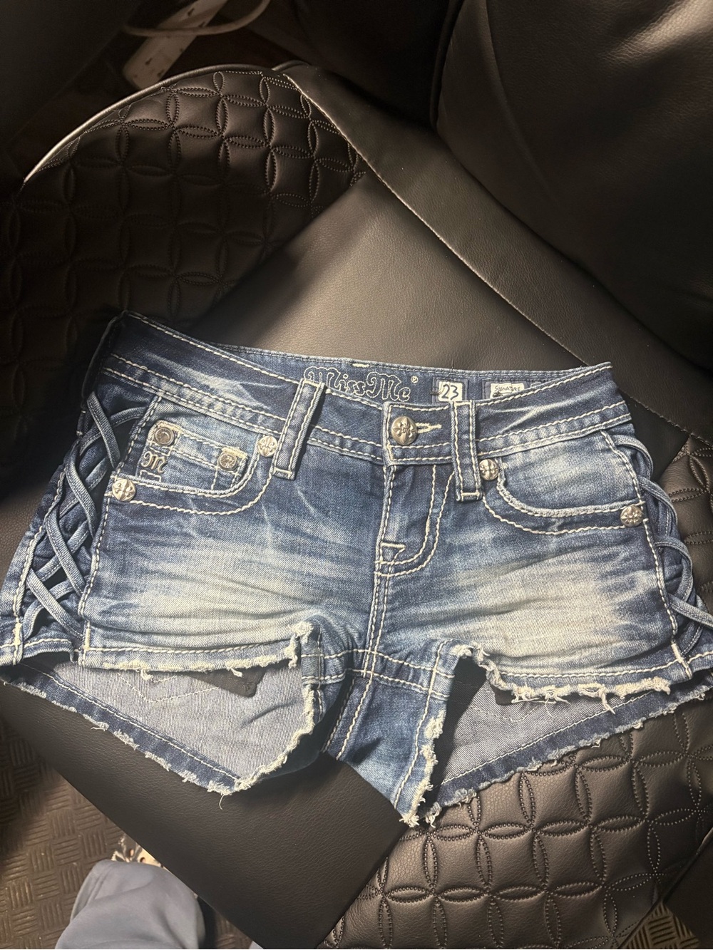 Vintage Y2K Miss Me shorts size 23